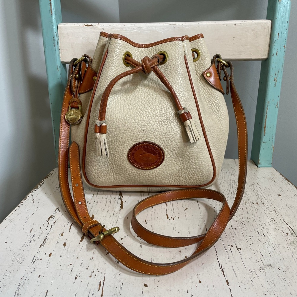 VTG Dooney & Bourke All Weather Pebbled Leather Bucket Bag Cream USA Drawstring